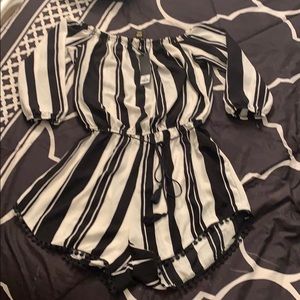 🚫SOLD NWT off the shoulder romper
